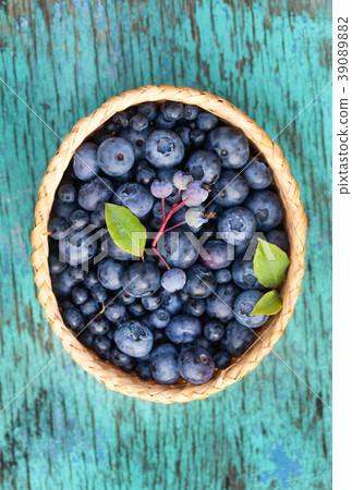 fresh blueberries fresh blueberries 39089882