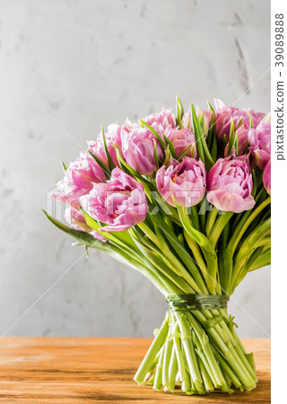 pink tulips pink tulips 39089888