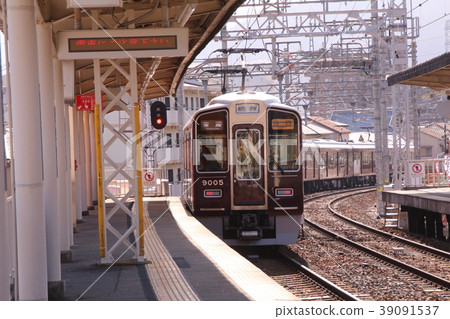 Hankyu Takarazuka Line Nakayama Kannon Station Hankyu Takarazuka Line Nakayama Kannon Station 39091537