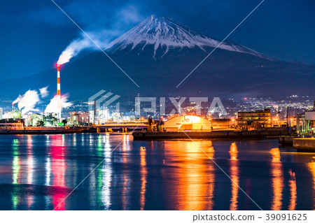 《靜岡縣》從富士山眺望富士山的夜景 39091625