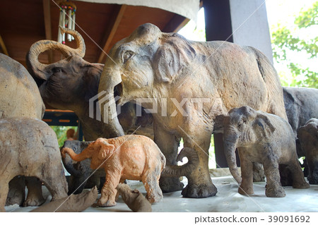 Sculpture, clay sculpture 39091692