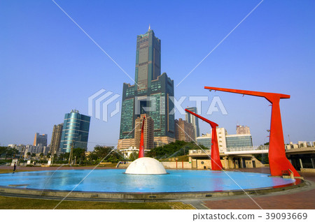 高雄市,高雄85大樓,公園,高雄地標,著名的,水,噴水池 高雄市,高雄85大樓,公園,高雄地標,著名的,水,噴水池 39093669