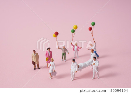 關心微型玩偶的圖像 關心微型玩偶的圖像 39094194