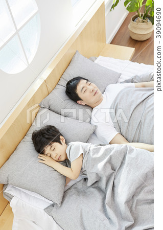 生活,臥室,爸爸,兒子,韓國人 生活,臥室,爸爸,兒子,韓國人 39094690