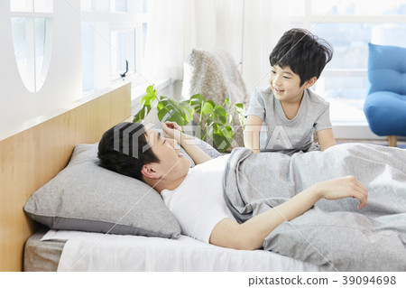 生活,臥室,爸爸,兒子,韓國人 生活,臥室,爸爸,兒子,韓國人 39094698