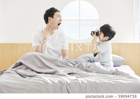 生活,臥室,爸爸,兒子,韓國人 生活,臥室,爸爸,兒子,韓國人 39094738