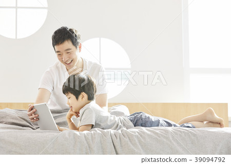 生活,臥室,爸爸,兒子,韓國人 生活,臥室,爸爸,兒子,韓國人 39094792