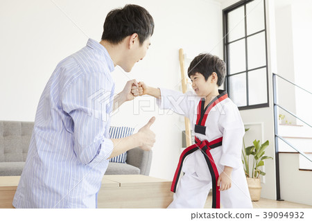 Taekwondo, family, father, son, Korean 39094932