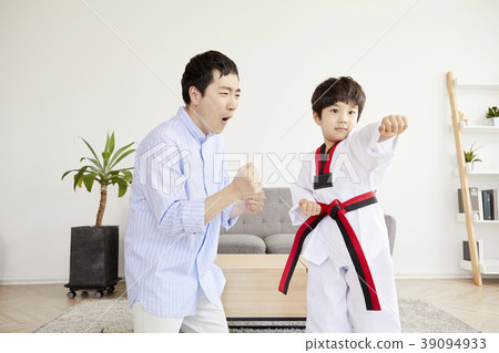 Taekwondo, family, father, son, Korean 39094933