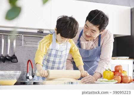 Cooking, dad, son, korean 39095223