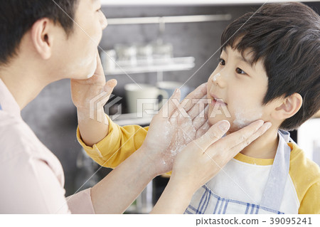 Cooking, dad, son, korean 39095241