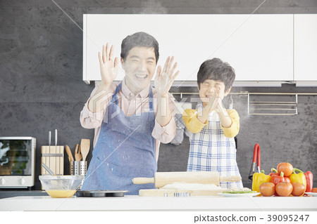 Cooking, dad, son, korean Cooking, dad, son, korean 39095247