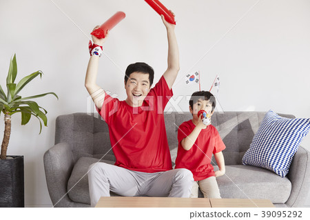 Cheering, Family, Dad, Son, Korean Cheering, Family, Dad, Son, Korean 39095292