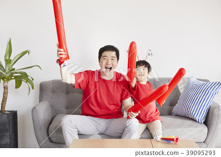 Cheering, Family, Dad, Son, Korean 39095293