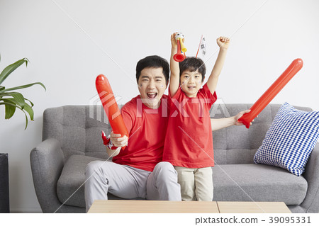 Cheering, Family, Dad, Son, Korean 39095331