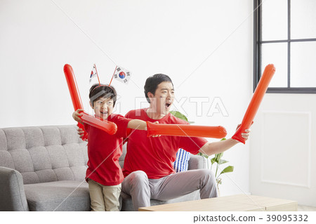 Cheering, Family, Dad, Son, Korean Cheering, Family, Dad, Son, Korean 39095332