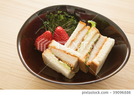 Cutlet sandwich Cutlet sandwich 39096886