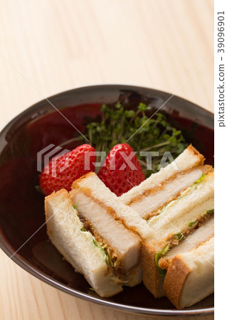 Cutlet sandwich Cutlet sandwich 39096901