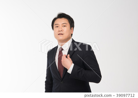 Middle-aged, Businessman, President, CEO Middle-aged, Businessman, President, CEO 39097712