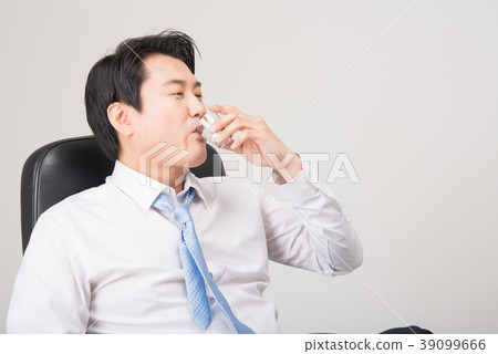 Businessman, Middle-aged, CEO Businessman, Middle-aged, CEO 39099666