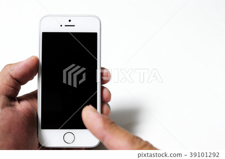 A man with a smartphone 39101292