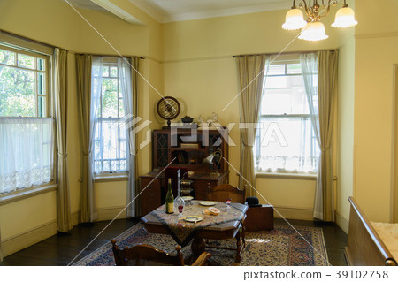 Hyogo Prefecture Kobe City Hall 39102758