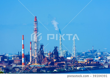 Blue sky in early spring [Fukuoka Prefecture Kitakyushu Industrial Area] 39104391