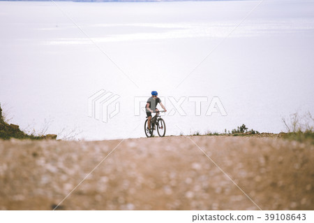 Theme tourism and cycling on mountain biking. guy Theme tourism and cycling on mountain biking. guy 39108643