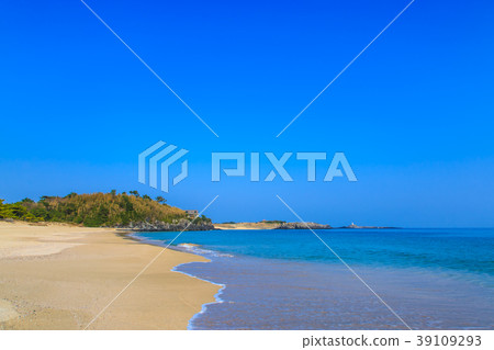 Sanuki island Kashiwahama beach [Iki City, Nagasaki Prefecture] 39109293