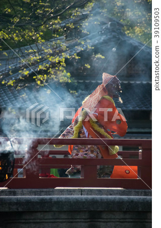 Ancient Elegance 39109503