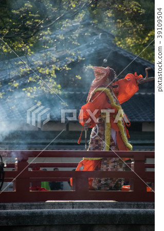 Ancient Elegance 39109504