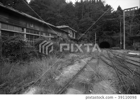 被遺棄的礦Kishu礦的路軌 被遺棄的礦Kishu礦的路軌 39110098
