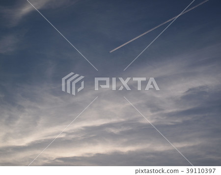 Flight line flying in the sky 39110397