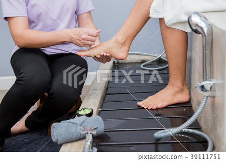Spa and Thai massage, beautiful women relaxing Spa and Thai massage, beautiful women relaxing 39111751