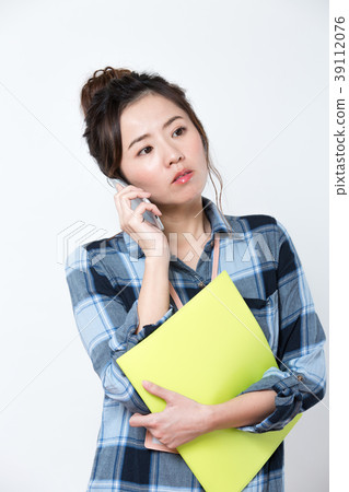 Business woman (smartphone) Business woman (smartphone) 39112076