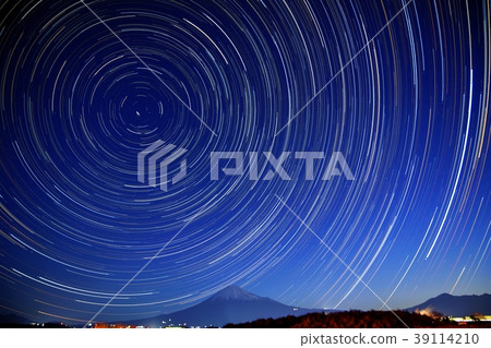 North Star and Mt. Fuji North Star and Mt. Fuji 39114210