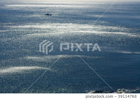 Shining sea surface 2 Shining sea surface 2 39114768