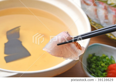 Chopsticks and dishes Chopsticks and dishes 39116629
