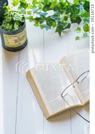 Reading on the terrace Reading on the terrace 39116718