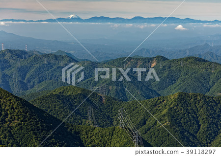 從上越邊境和富士山看到的富士山 39118297