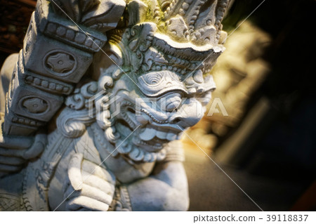 Stone statue 39118837