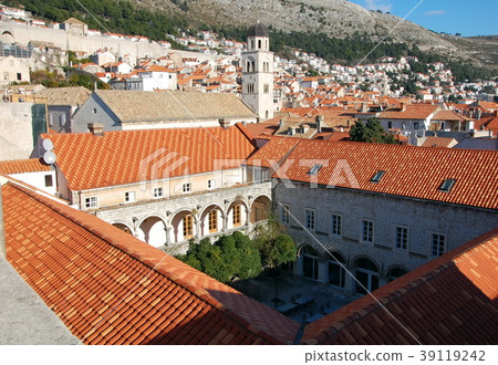 Top view of Dubrovnik with old town, Dalmatia Top view of Dubrovnik with old town, Dalmatia 39119242