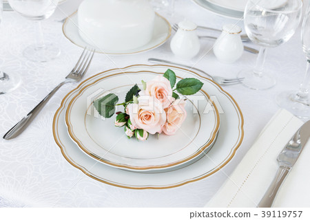 Elegance table setting Elegance table setting 39119757