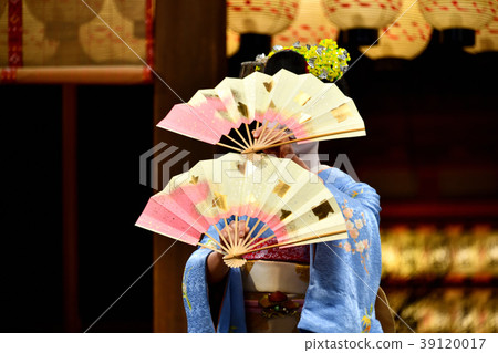 奉獻舞蹈 奉獻舞蹈 39120017