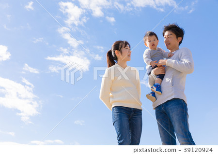 Japanese parent and child 39120924