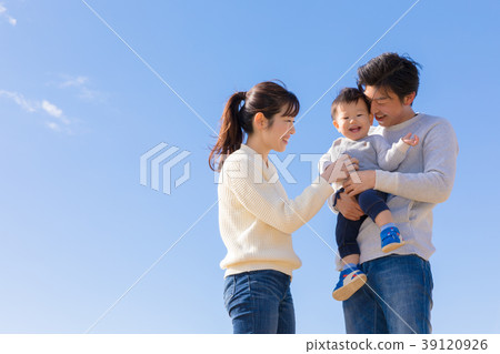 Japanese parent and child 39120926