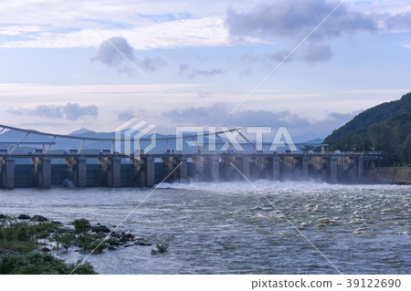 Released Paldang Dam Released Paldang Dam 39122690