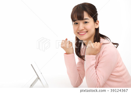 A woman who is effective and has a guts pose A woman who is effective and has a guts pose 39124367