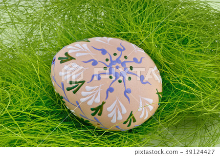 Painted Easter Eggs on the Green Grass 39124427