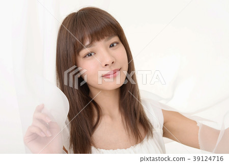 Female portrait 39124716